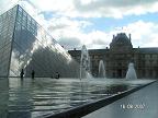 Во дворе Лувра фото: красивые картинки из Парижа