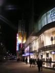 Поездка по Европе самостоятельно: фотография торговой улицы Франкфурта ночью