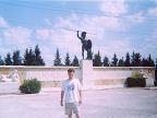Фото достопримечательностей Центральной Греции: памятник спартанцам в Фермопилах