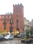 Поездка по Италии самостоятельно: на фотография старинная башня Асти