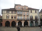 Итальянские фотки, сделанные в Пьемонте: главная площадь Верчелли