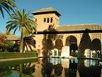 Внутренний двор дворца Альгамбра: фотография, сделанная в Андалусии