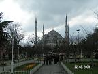 На фото достопримечательности Стамбула: Голубая мечеть