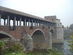 Итальянские фото: старинный мост в Павии фотографии